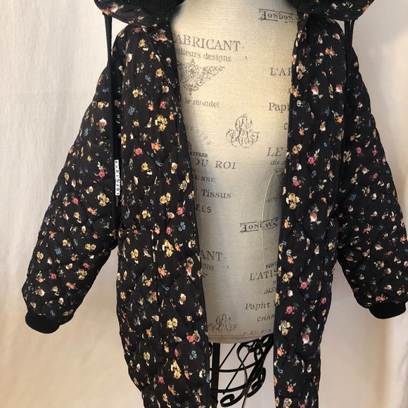 AUTHENTIC Elegant KHRISJOY Quilted Puffed Jacket: Size L - Picture 7 of 16